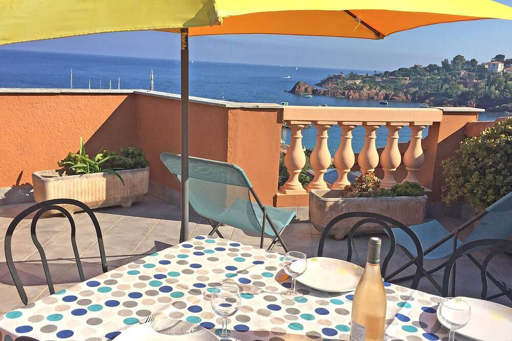 Appartement entier, 3/4 pièces 55m², toit terrasse de 28m², climatisé, vue mer et Estérel in Théoule-sur-Mer, Massif de l'Esterel