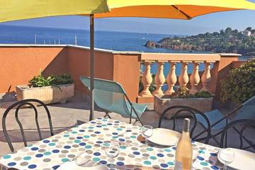 Gîte pour 7 personnes, avec balcon et piscine dans Port de la Figueirette