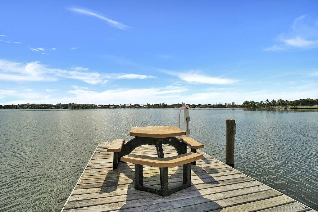 Ganze Wohnung, Wow, Waterfront 1. Stock Wohnung & Bootsanlegestelle @ Heart of Palm Beach in Lantana, Palm Beach County