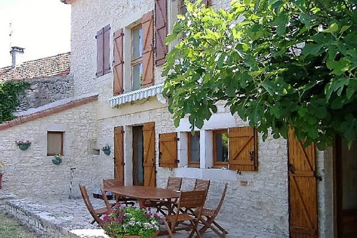 Gîte pour 12 personnes, avec Terrasse et Jardin