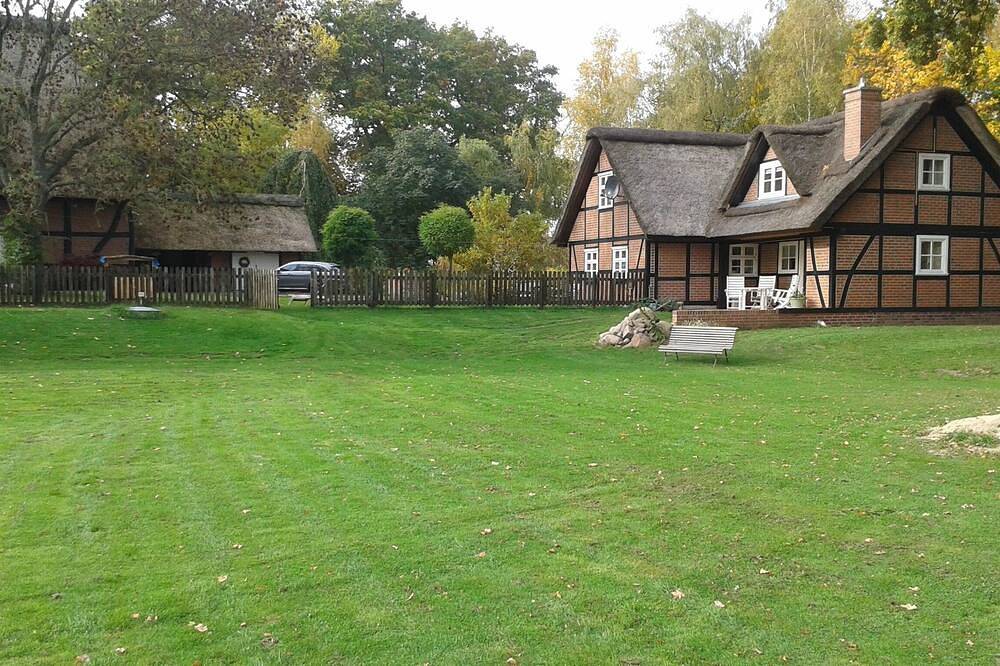 Ganze Wohnung, Kuschelige Ferientage unter Reet im Biosphärenreservat in Lenzerwische, Prignitz
