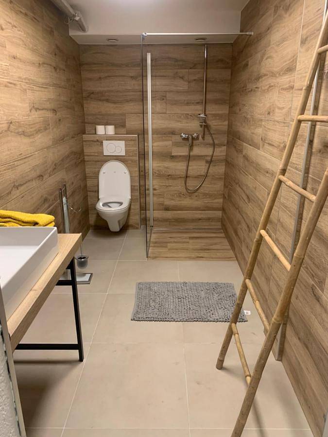 Gîte pour 2 personnes, avec terrasse ainsi que vue et vue sur le lac à Finhaut - 3
