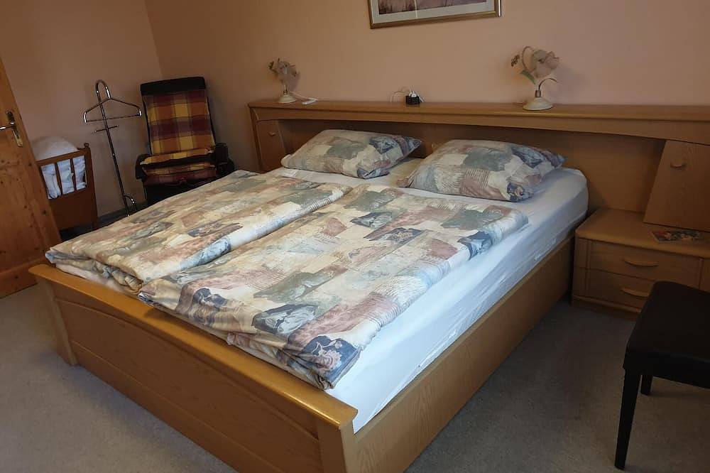 Ganze Wohnung, Schöne sonnige Ferienwohnung mit großem Balkon in Wegscheid, Ostbayern