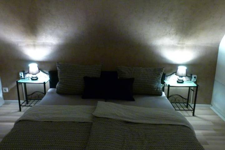 Ganze Wohnung, 60 qm. Schlafz. mit Doppelbett, Wohnz. mit Schlafcouch, Küche kompl.  Dusche in Sankt Wendel, Saar-Nahe-Bergland