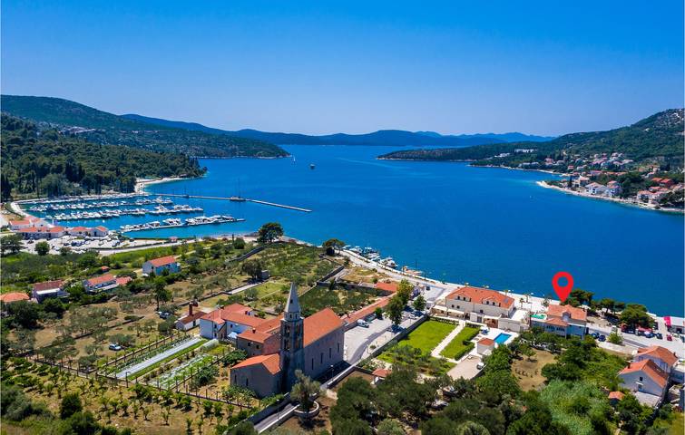 Location de vacances pour 12 personnes, avec terrasse et jardin à Slano - 4