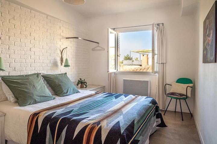 Gîte pour 3 personnes, avec vue dans Office De Tourisme Du Pays Des Sorgues Et Des Monts De Vaucluse - 2