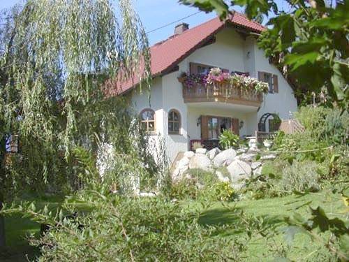 Ferienwohnung für 3 Personen, mit Terrasse und Garten sowie Sauna in Nagel