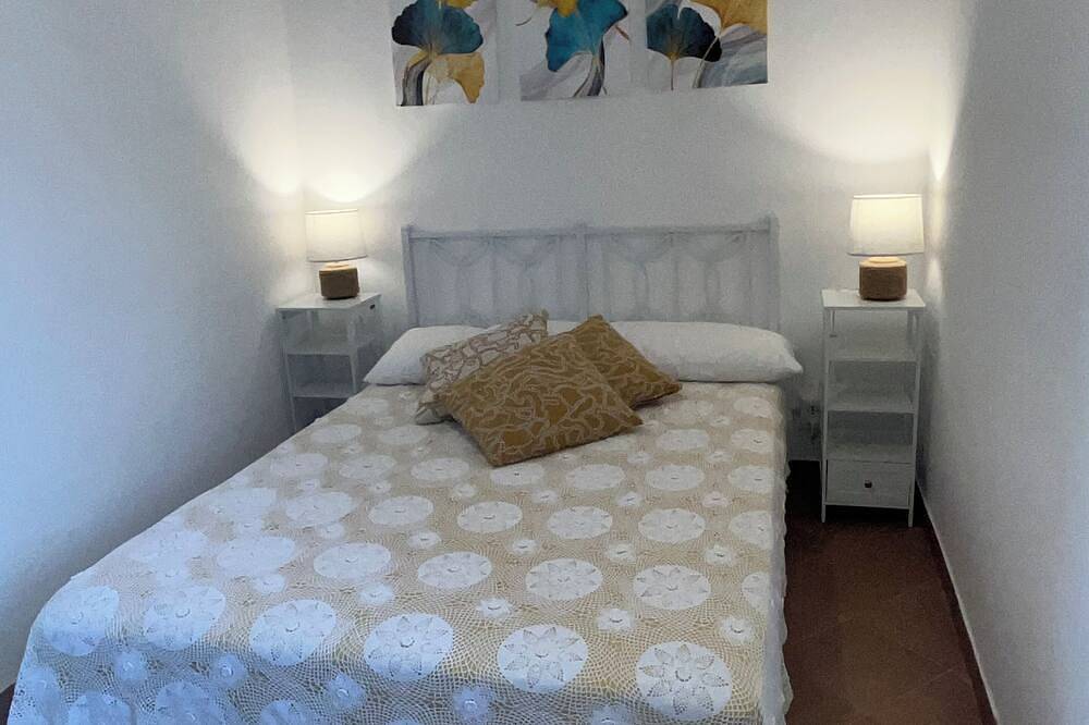 Cozy and bright suitable for couples and families with beautiful cathedral view in Bracciano, Lake Bracciano