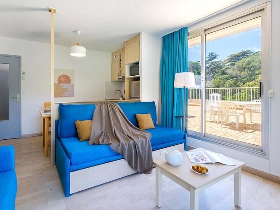 Pierre & Vacances Résidence Villa Livia - Appartement 7 personnes - 1 chambre + 1 coin nuit in Cannes La Bocca, Cannes