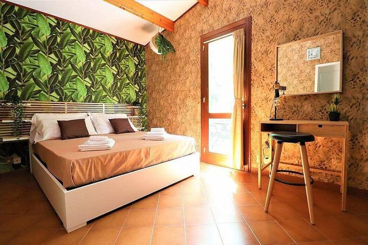 Villa Lisa: A characteristic and welcoming three-story villa in a quiet position, located on a hillside above the sea, with Free Wi-Fi. in Sorrento, Naples Province