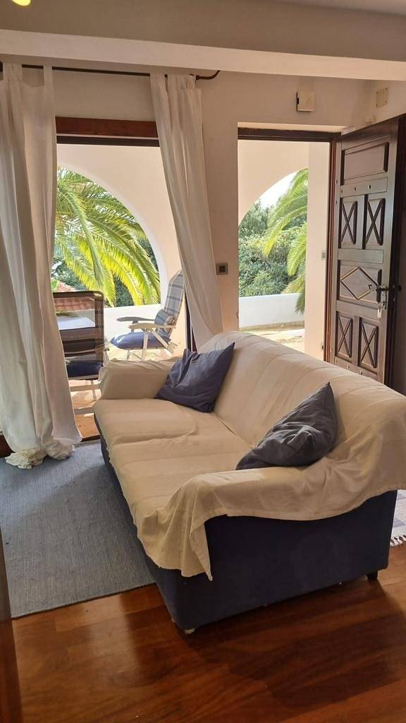 Ganze Wohnung, 2-Zimmer-Ferienwohnung mit Terrasse und Meerblick Pjescana Uvala, Pula A-27435-a in Pjescana Uvala, Südküste Istrien