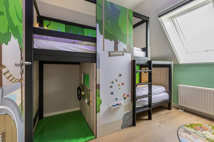Ferienhaus für 12 Personen, mit Terrasse und Sauna sowie Balkon/Terrasse