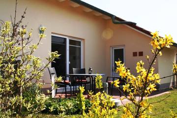 Ferienhaus für 6 Personen, mit Sauna und Garten, mit Haustier in Neuburg