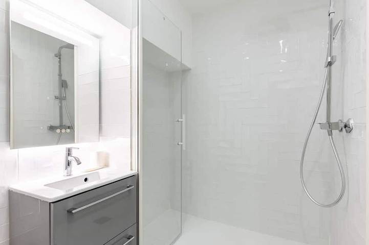 Ganze Wohnung, Buttes Chaumont 5 - Zwei Schlafzimmer Wohnung, Schläft 6 in Paris, Ile de France