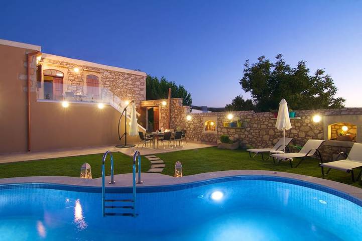 Villa für 5 Personen, mit Garten und Whirlpool sowie Balkon - 1