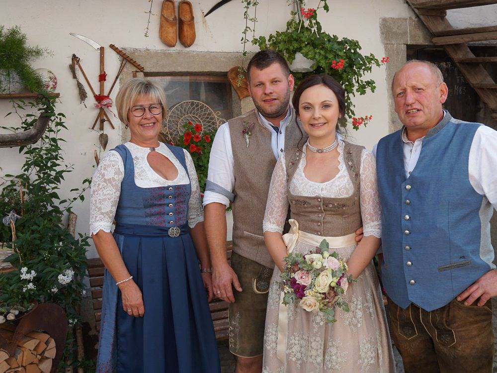 Ederhof - Hofblick in Schöllnach, Ostbayern