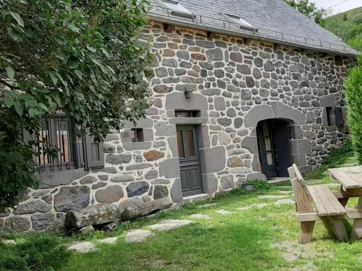 Location de vacances pour 12 personnes, avec Jardin à Paulhac
