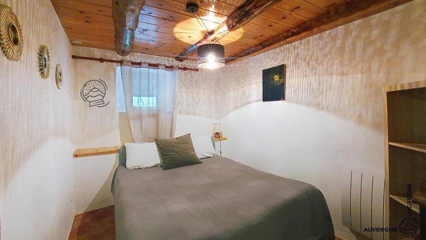 Location de vacances pour 4 personnes, avec terrasse à Chambon-sur-Lac - 4