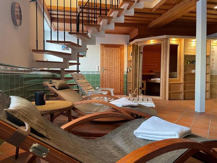 Villa für 6 Personen, mit Balkon und Whirlpool sowie Terrasse und Garten in Hessen - 3