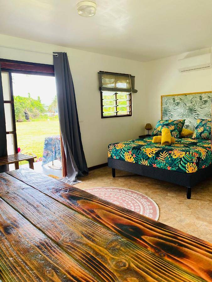 Location de vacances pour 2 personnes, avec vue ainsi que terrasse et jardin dans Huahine - 2