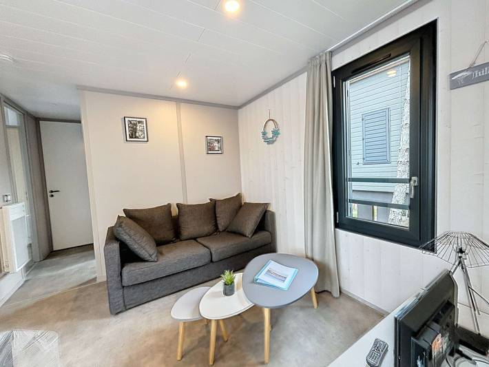 Gîte pour 6 personnes, avec terrasse ainsi que jardin et piscine à Jullouville - 2