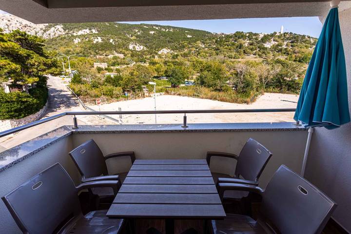 Ferienwohnung für 5 Personen, mit Balkon und Garten in Baska - 3