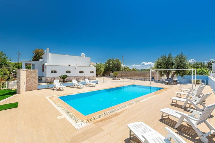 Ferienhaus für 8 Personen, mit Garten in Certosa