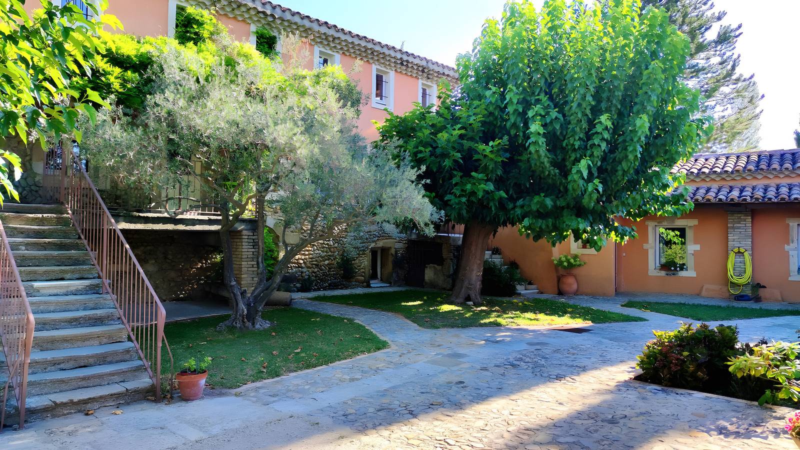 Entire apartment, Gîte le Barry - La Papeterie, in Drôme Provençale in Tulette, Nyons region