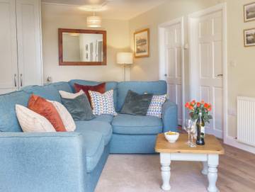 Vacation Rental for 4 Guests in Windermere, Cumbria, Picture 1