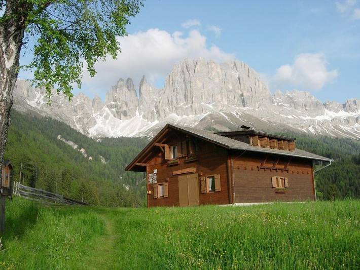 Ferienwohnung für 2 Personen, mit Terrasse und Garten sowie Ausblick in Tiers