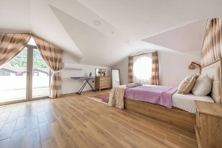 Turquoise Shores Villa Oludeniz close to the Beach | 4br Family-Friendly Villa in Fethiye, Egeo Turco