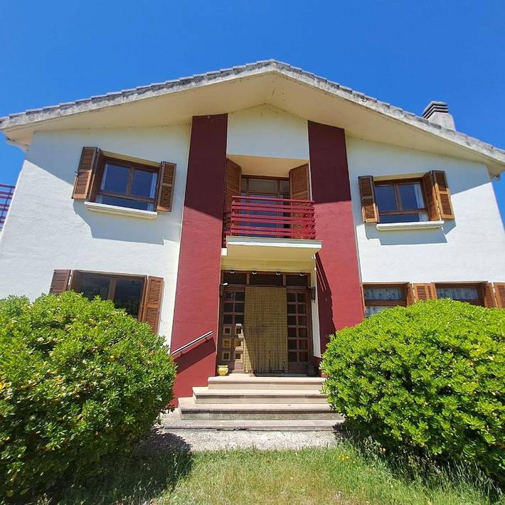 Casa de vacaciones para 10 personas, con vistas y jardín, Se admiten mascotas - 1