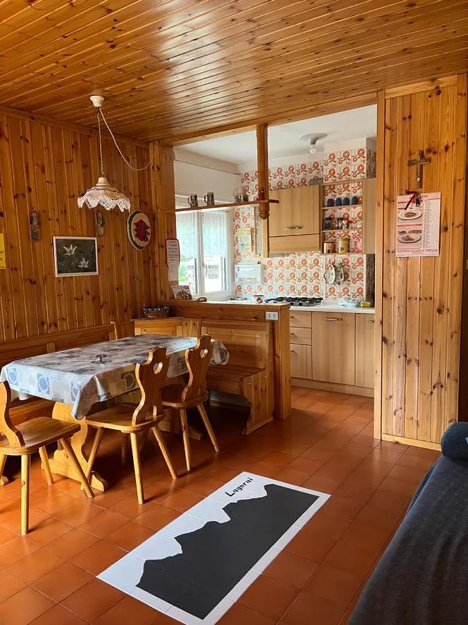 Ferienhaus für 6 Personen, mit Terrasse und Pool sowie Ausblick - 1