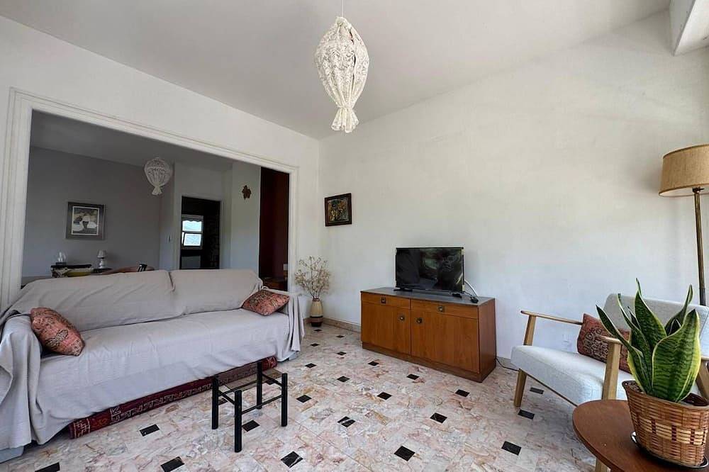 Appartement entier, T2 Situe Au 3E Etage Avec Ascenseur Avec Grande Terrasse Et Vue Degagee in Vernet-les-Bains, Parc naturel régional des Pyrénées catalanes