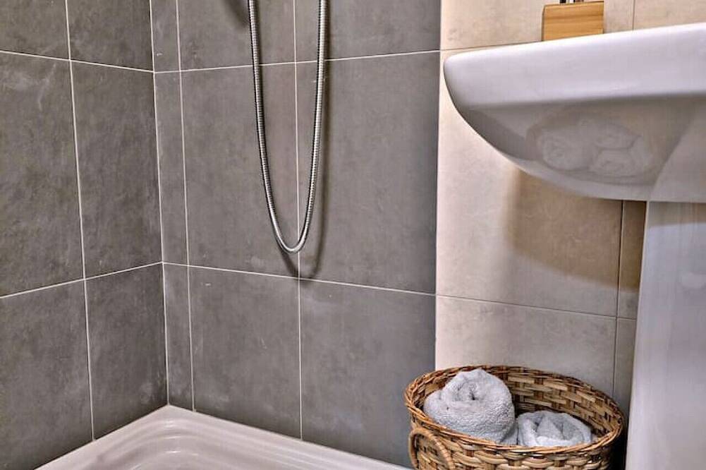 Apartamento entero, Explore Tarazona from This Central & Peaceful Flat in Tarazona, Provincia de Zaragoza