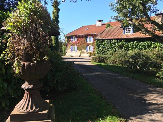 Gîte pour 2 personnes, avec jardin ainsi que terrasse et vue à Saint-Étienne-lès-Remiremont
