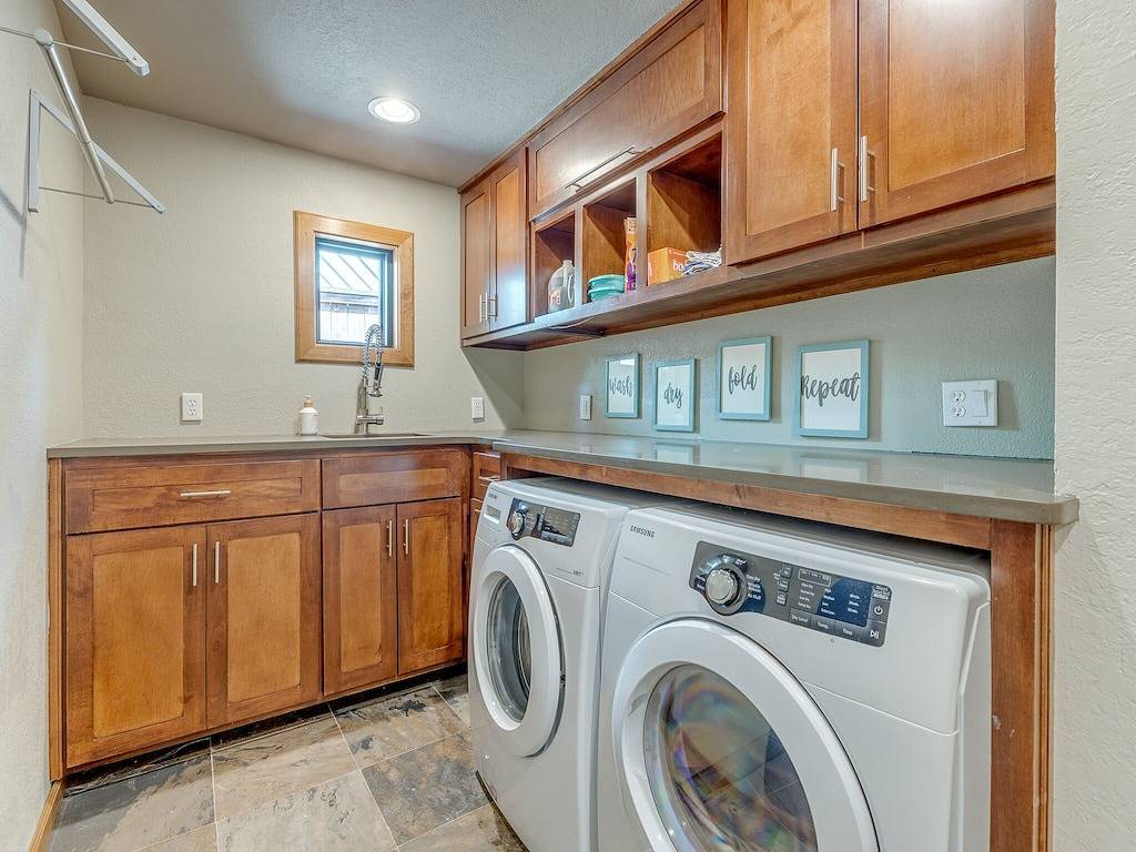 Quiet, spacious home with large deck in secluded Forest Oaks in central Edmond . in Edmond, Oklahoma County