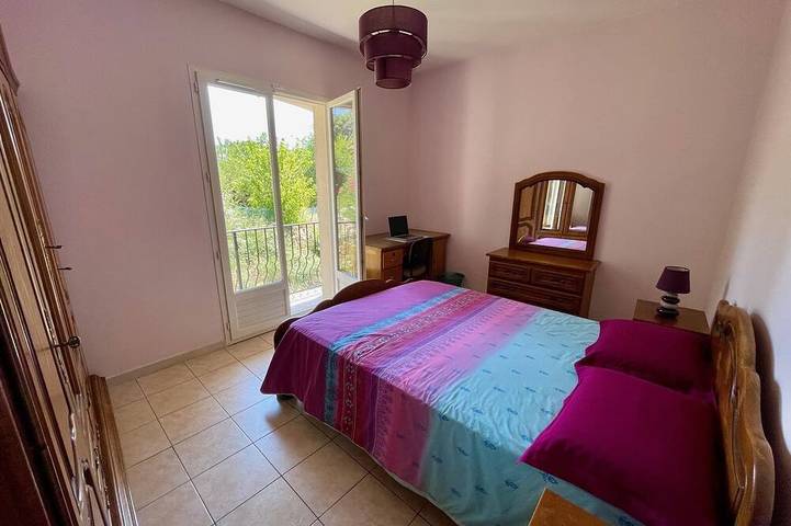 Villa auf den Höhen von Nîmes in vollem Buschland in Nîmes, Nimes und Umgebung