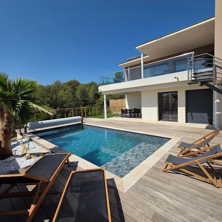 Chalet para 8 personas, con vistas además de terraza y piscina - 1