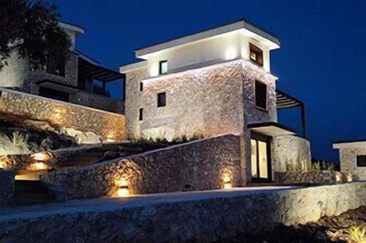 Βίλα για 8 άτομα, με μπαλκόνι και κήπο - 1