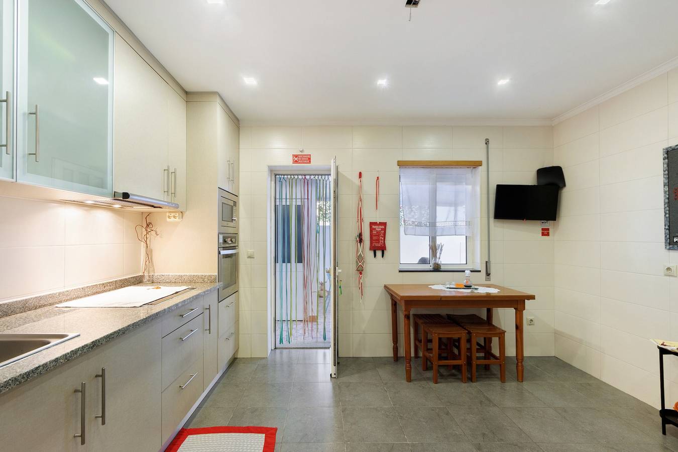 Tour House - Rio Tinto in Rio Tinto, Distrito do Porto