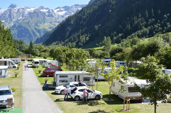 Camping pour 6 personnes, animaux acceptés en Suisse - 2