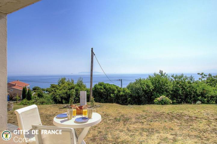 Gîte pour 2 personnes, avec Terrasse et Jardin à Luri