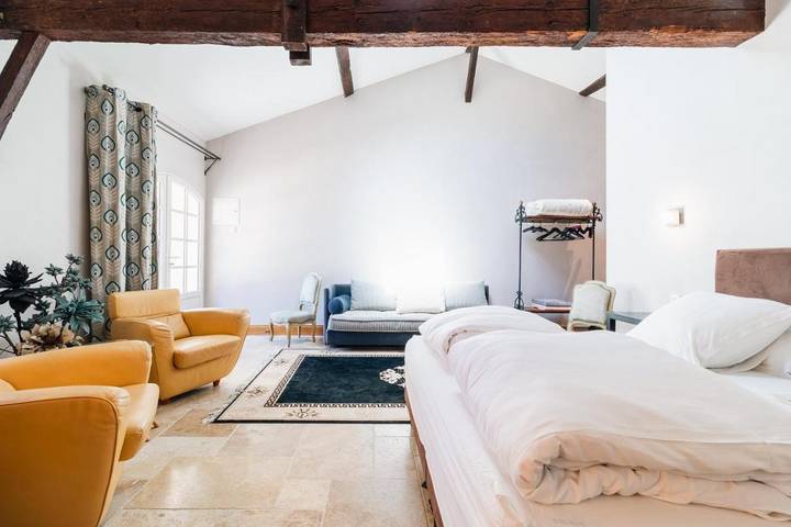 Chambre d’hôte pour 2 personnes, avec Terrasse ainsi que Jardin et Piscine