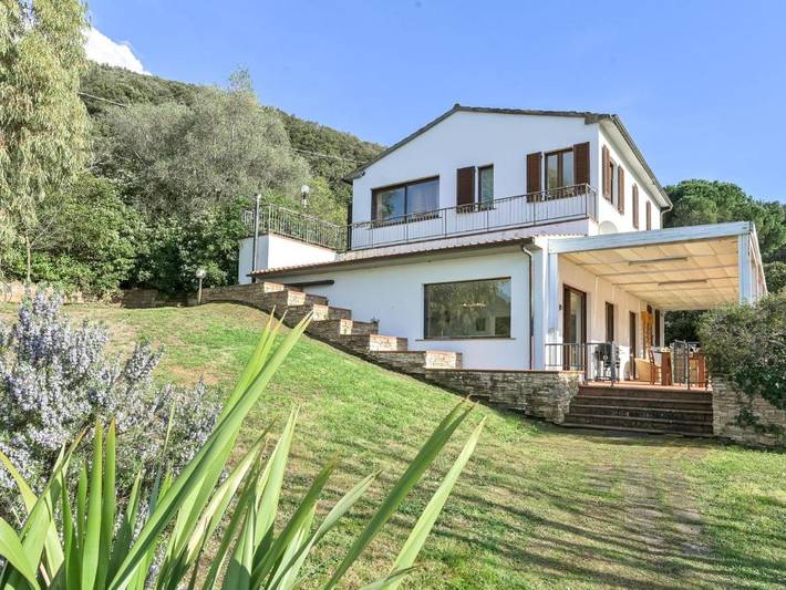 Villa per 7 persone, con balcone e piscina in Scarlino
