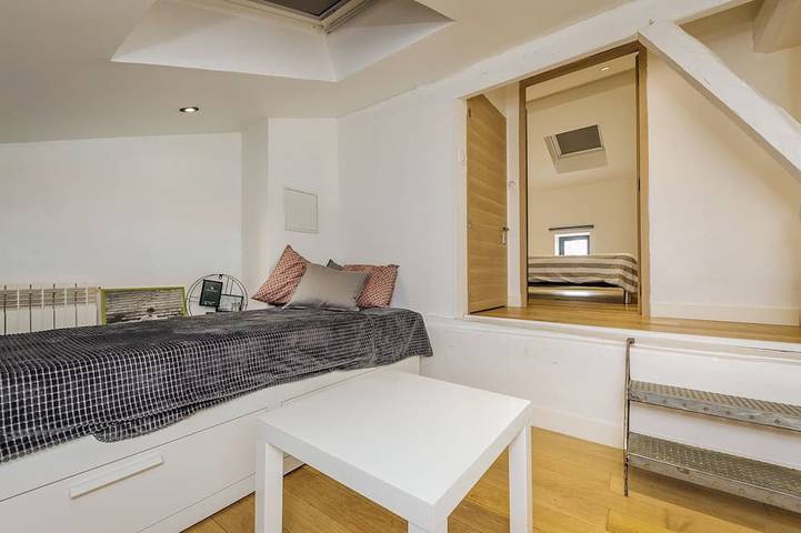 Location de vacances pour 8 personnes, avec terrasse et jardin dans Montpouillan - 3