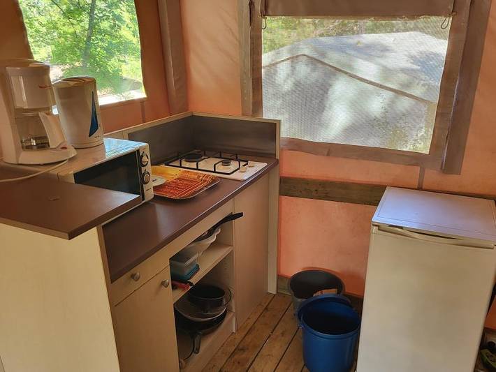 Tente pour 5 personnes, avec bassin pour enfant, animaux acceptés dans le Lot-et-Garonne - 3