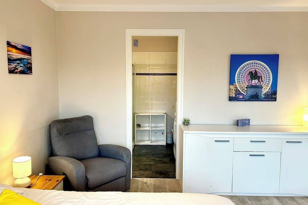 Entire apartment, Chateau Rouge in Annemasse, Saint-Julien-en-Genevois region