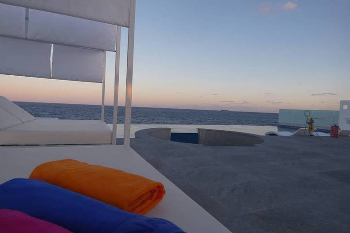 Luxuriöse 8-Schlafzimmer-Villa mit Hallenbad & Sauna in Marsaskala, Insel Malta