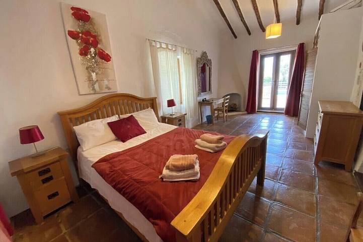 Geräumige 4-Schlafzimmer-Villa mit Pool und fantastischem Ausblick!! in Frigiliana, Costa del Sol